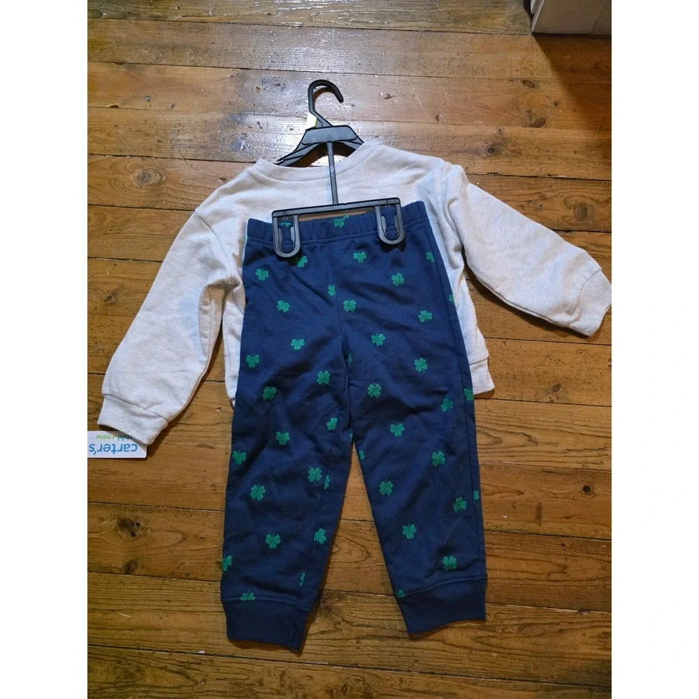 Child of Mine by Carters Baby 2pc Shamrock Sweatshirt Jogger Set St Patricks Day